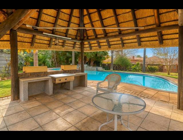 5 BEDROOM HOUSE FOR SALE IN WATERKLOOF GLEN